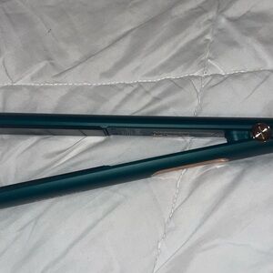 HAIR STRAIGHTNER (never used)